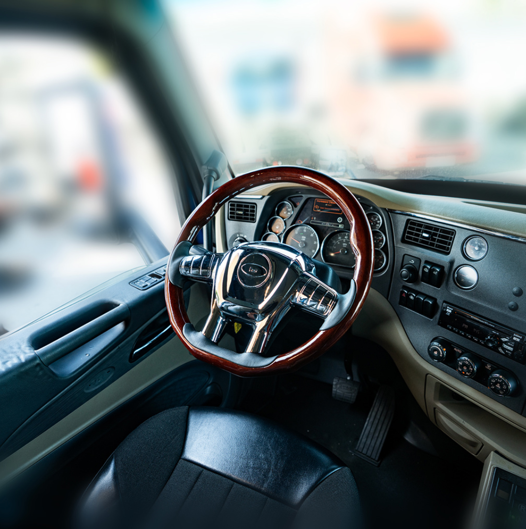 Peterbilt And Kenworth - 18" YourGrip™ Wood Steering Wheel