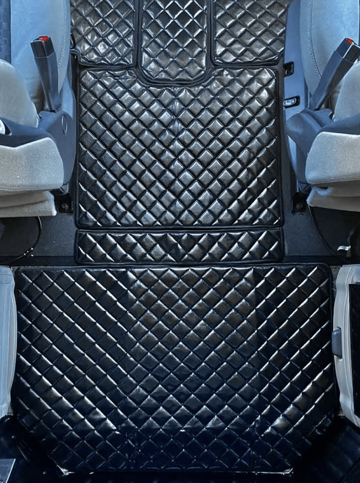 Peterbilt 579 - Quilted Faux Leather Floor Mat Set - HD Truck Source