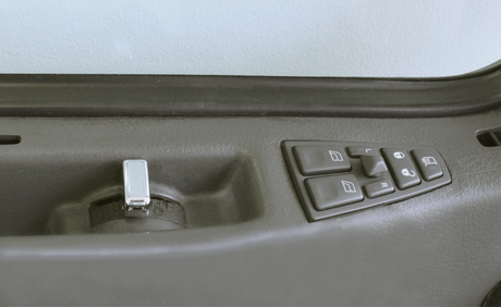 Volvo - Chrome Plastic Interior Door Handle Knobs (Pair)