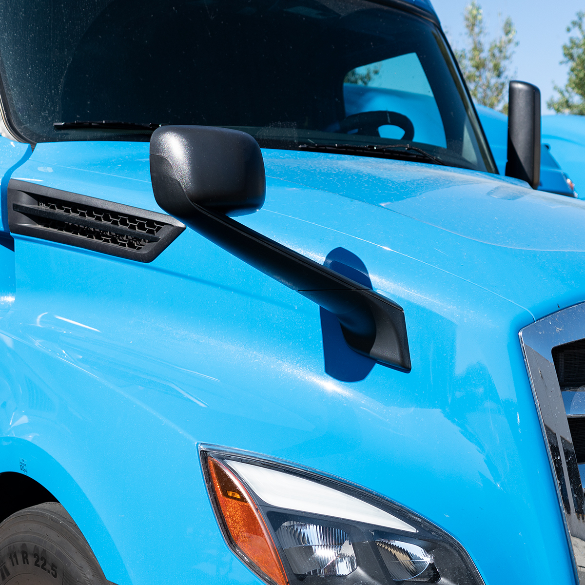 Freightliner Cascadia Hood (2018-2026) - Hood Mirror With Heated Lens