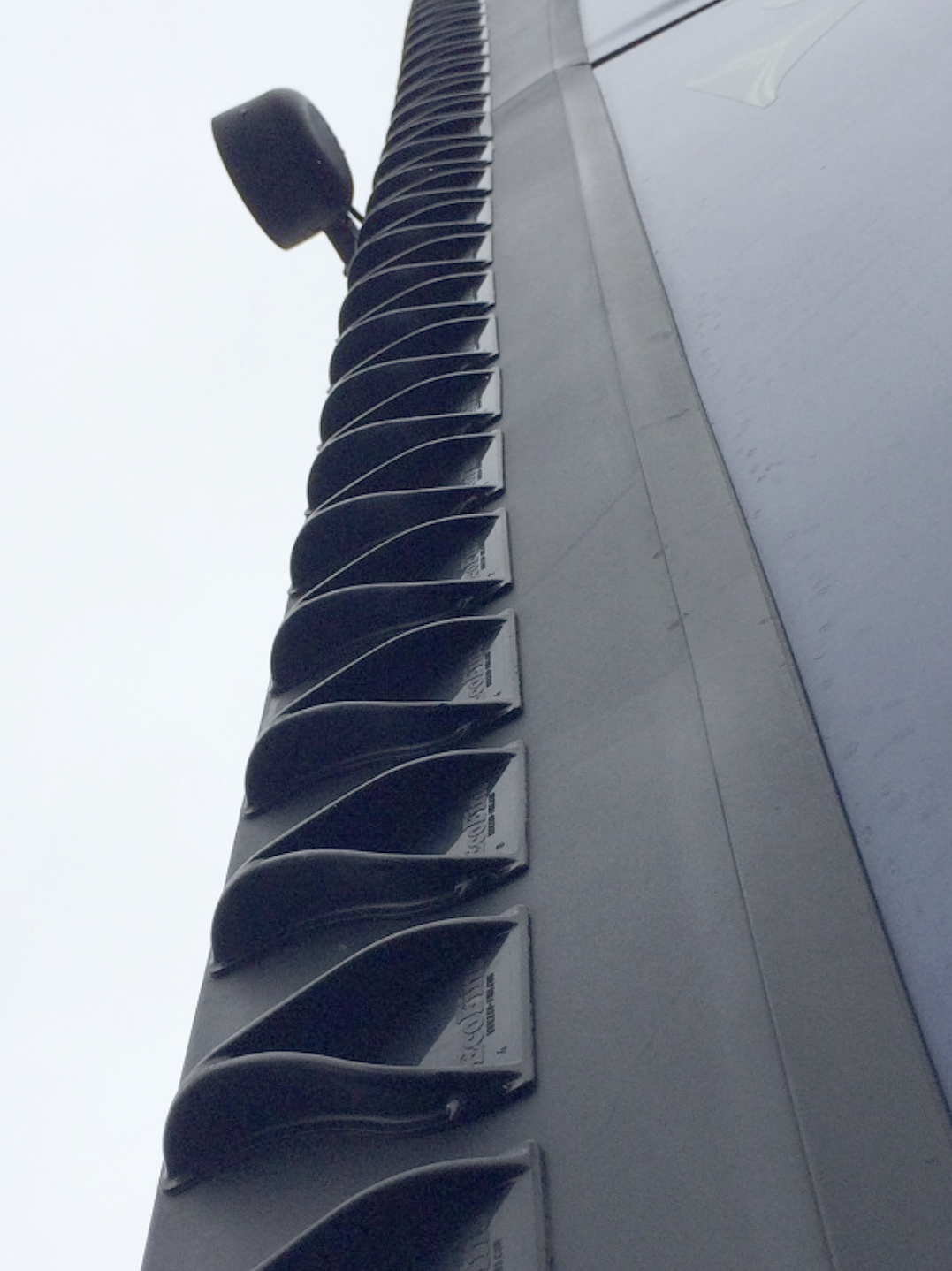 EcoFins® Drag Reduction System – Aerodynamic Fuel Saver for Semi Trucks & Trailers